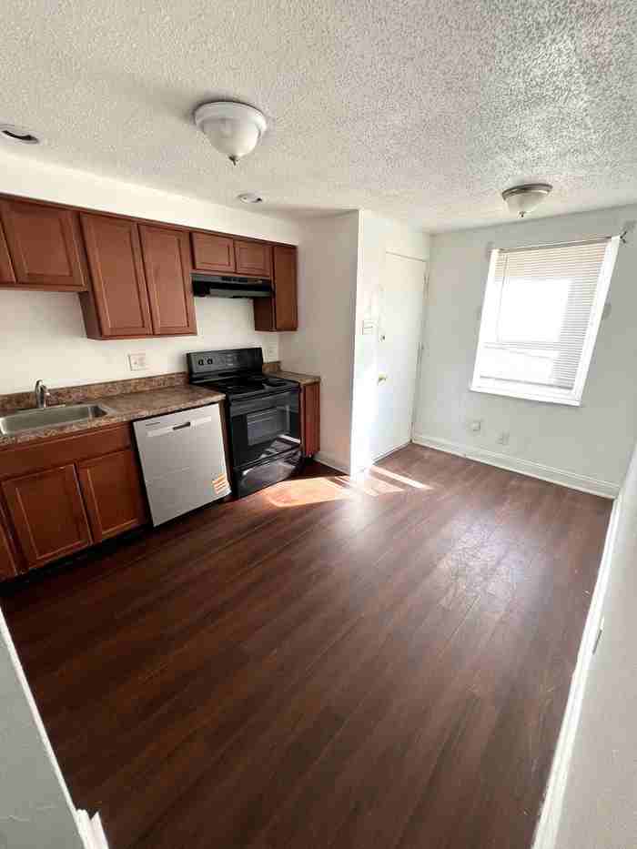 972 Warder Ave #972 - Photo 4 of 7