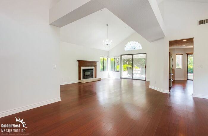 2565 Holly Valley Dr - Photo 4 of 21