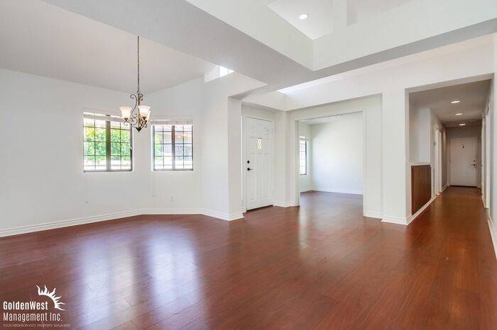 2565 Holly Valley Dr - Photo 5 of 21