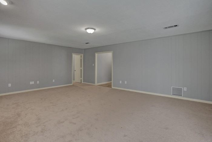 5042 Riverwood Cir - Photo 3 of 12