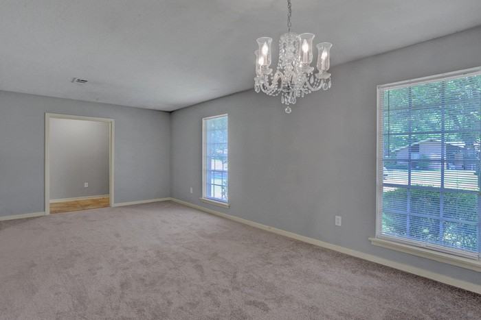 5042 Riverwood Cir - Photo 4 of 12