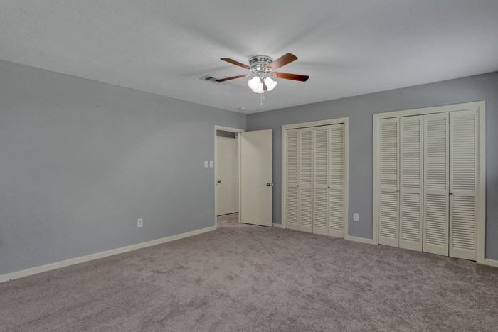 5042 Riverwood Cir - Photo 5 of 12