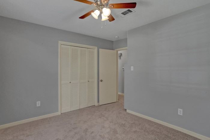 5042 Riverwood Cir - Photo 6 of 12