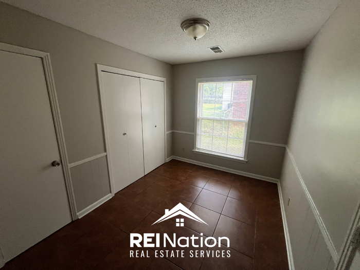 1748 Winfield Ave - Photo 7 of 22