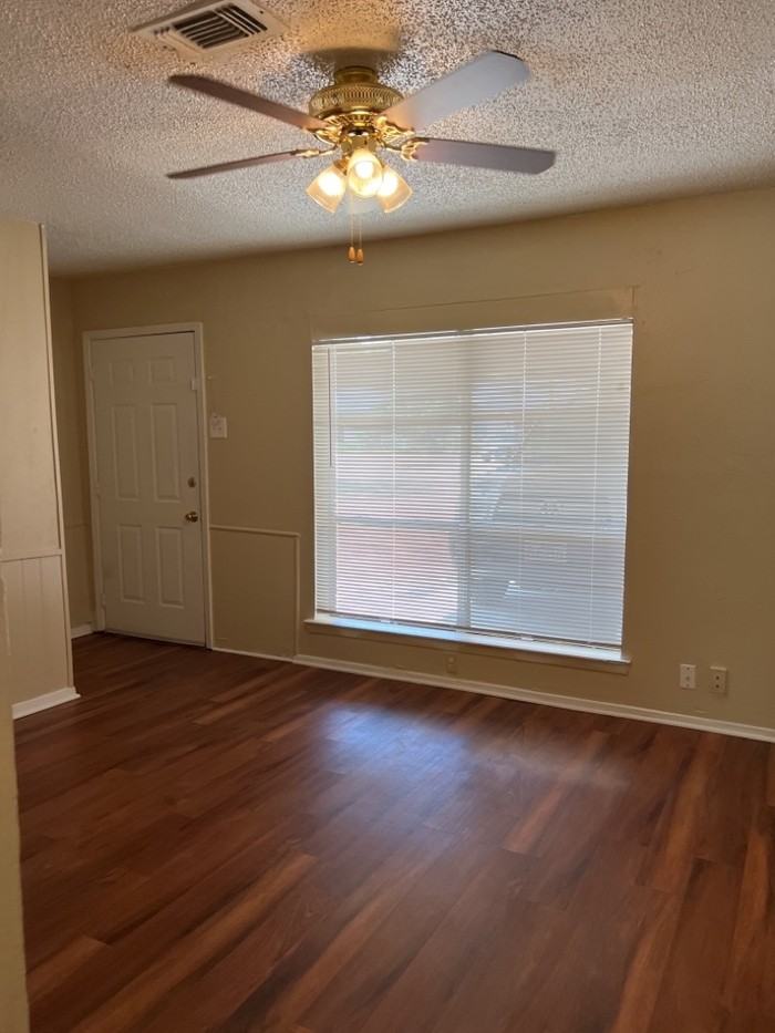 322 Rita Dr - Photo 3 of 16