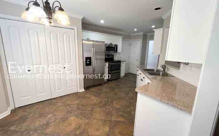 8052 Rockhampton Cir - Photo 4 of 24