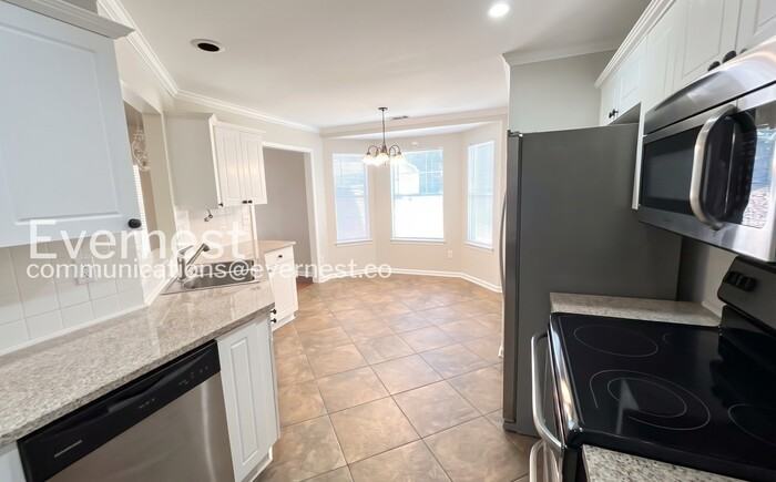 8052 Rockhampton Cir - Photo 5 of 24