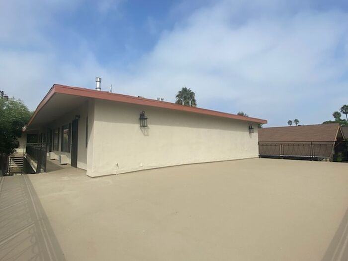 741 Orizaba Ave #2 - Photo 5 of 8