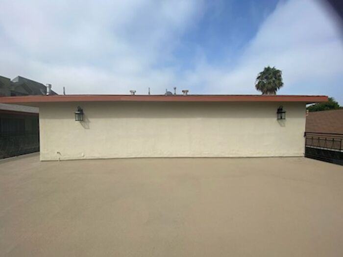 741 Orizaba Ave #2 - Photo 6 of 8