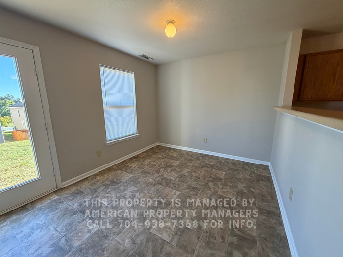 4011 Kellybrook Dr - Photo 4 of 13