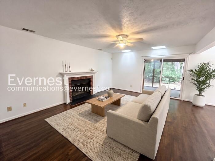 5313 Sloane Sq - Photo 2 of 16