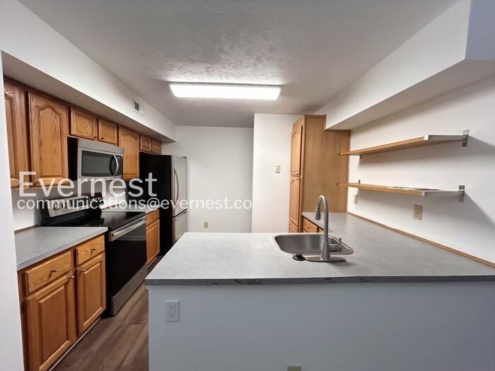 5313 Sloane Sq - Photo 5 of 16