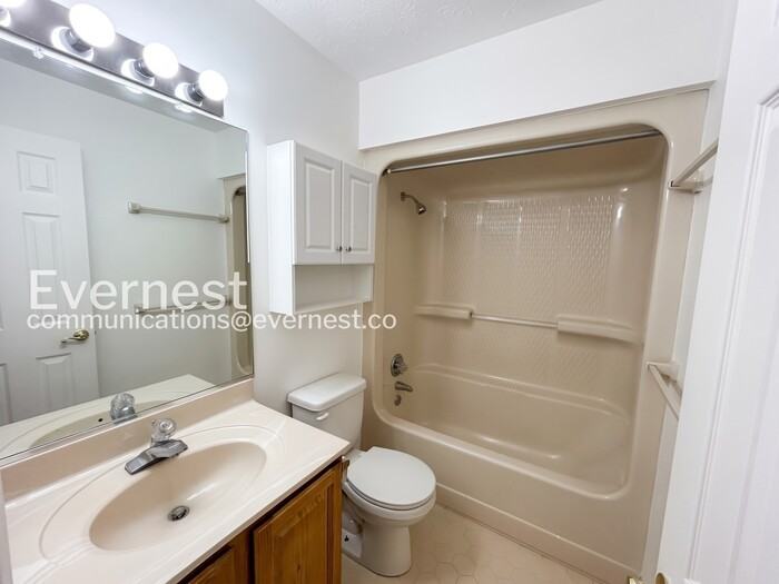 5313 Sloane Sq - Photo 7 of 16