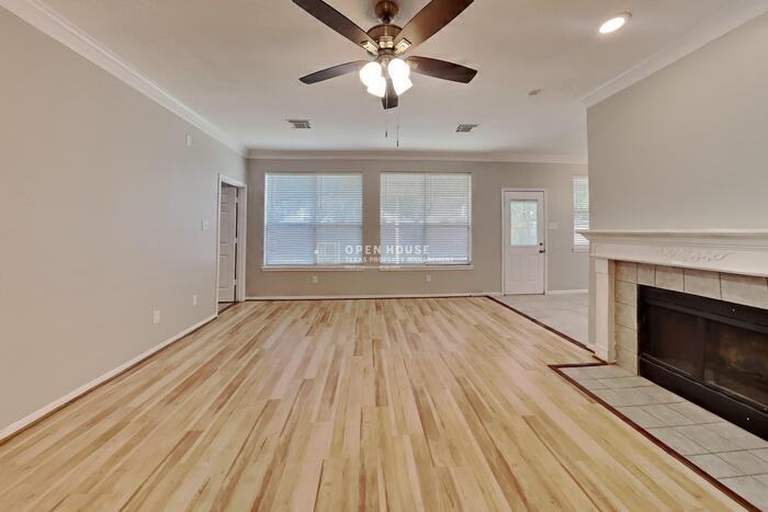 4731 Silverlake Dr - Photo 5 of 23