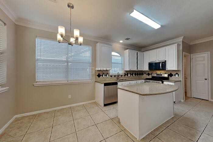 4731 Silverlake Dr - Photo 6 of 23