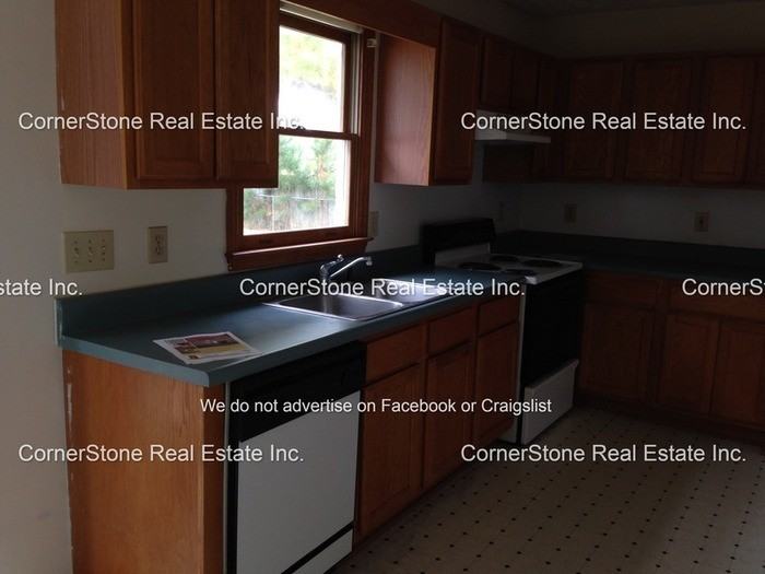 320 Eileen Dr - Photo 3 of 12