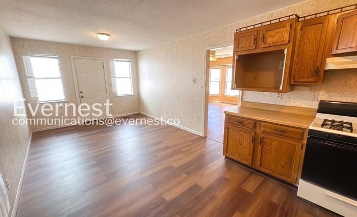 9666 Williamsburg Dr - Photo 5 of 23