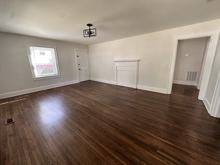 511 Benton St - Photo 3 of 11