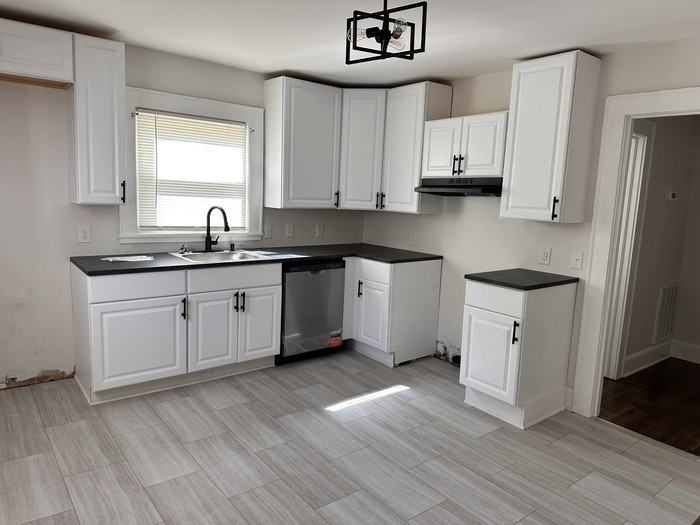 511 Benton St - Photo 5 of 11