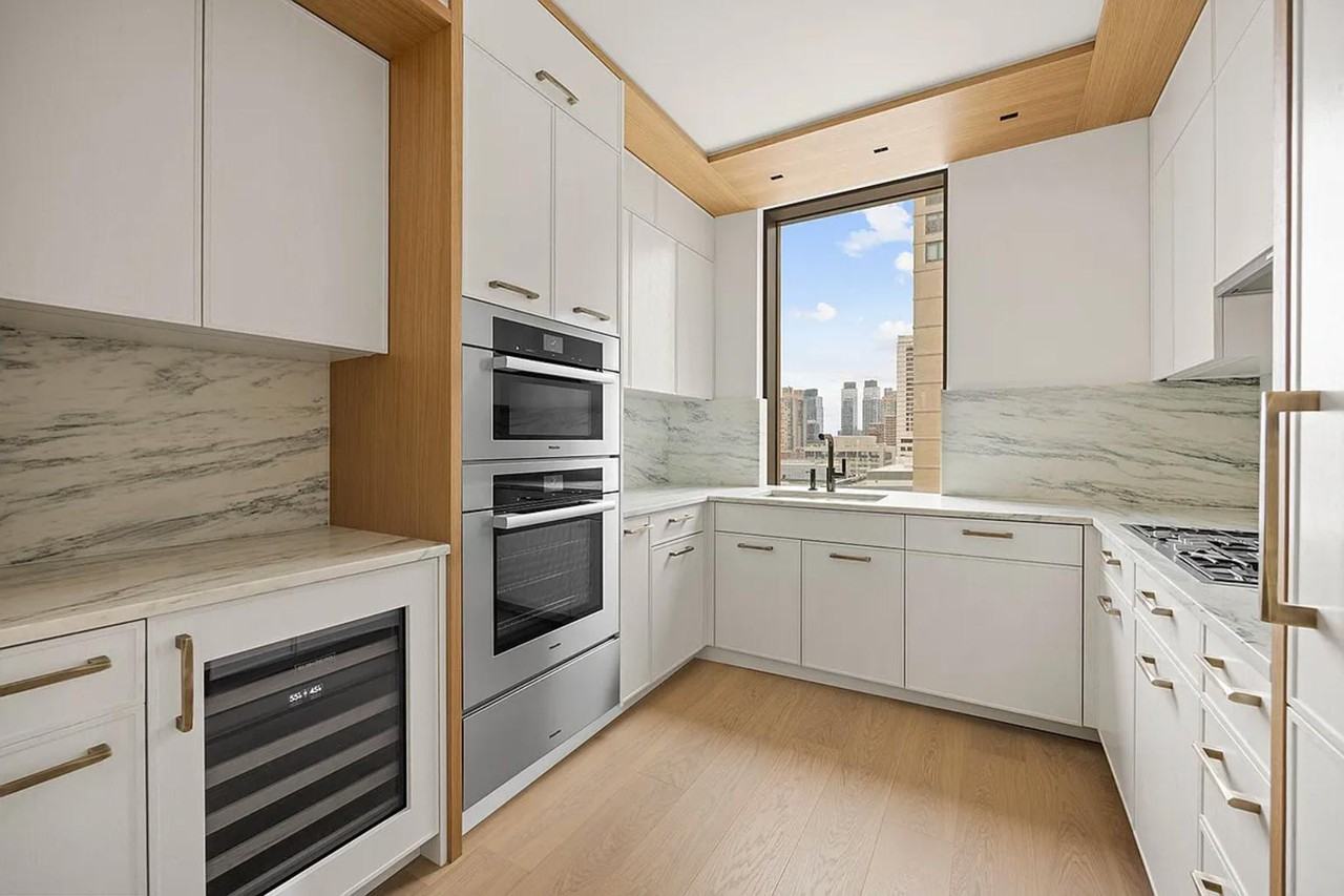 W 66th St #14A - Photo 6 of 9