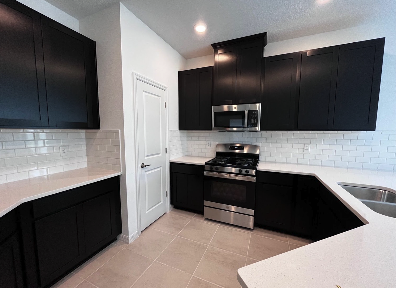 16229 Paynes Mill Dr #NA - Photo 2 of 14