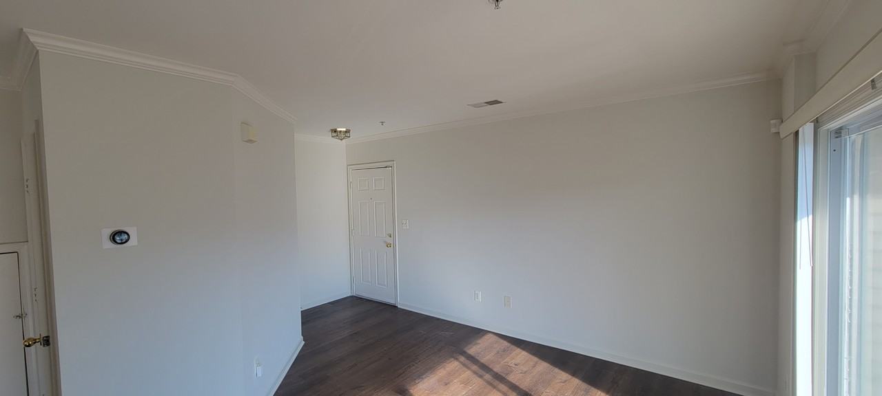 2495 Angeline Dr #304 - Photo 5 of 22