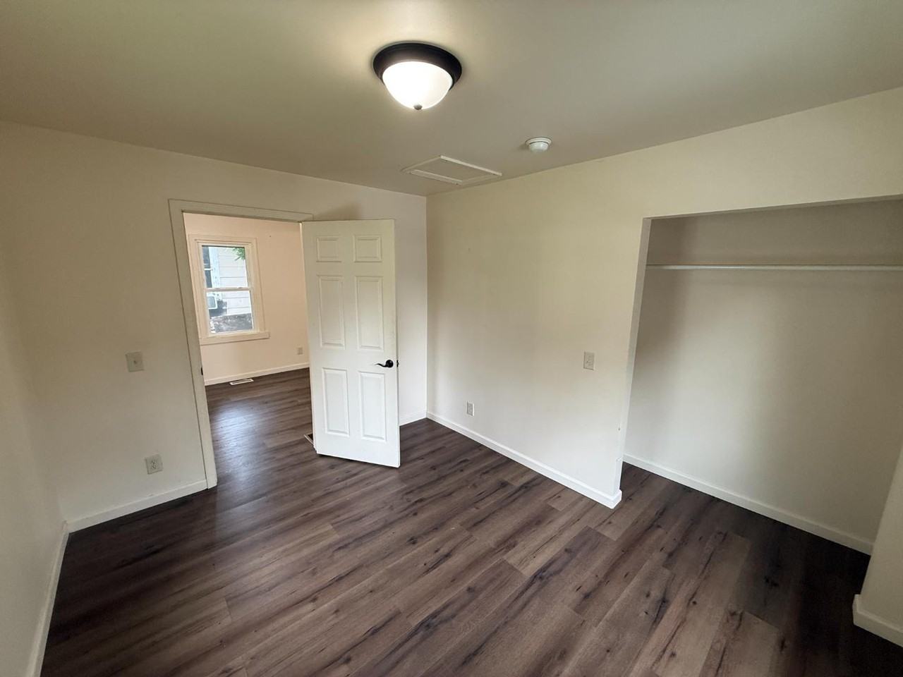 1413 Fremont St - Photo 4 of 10