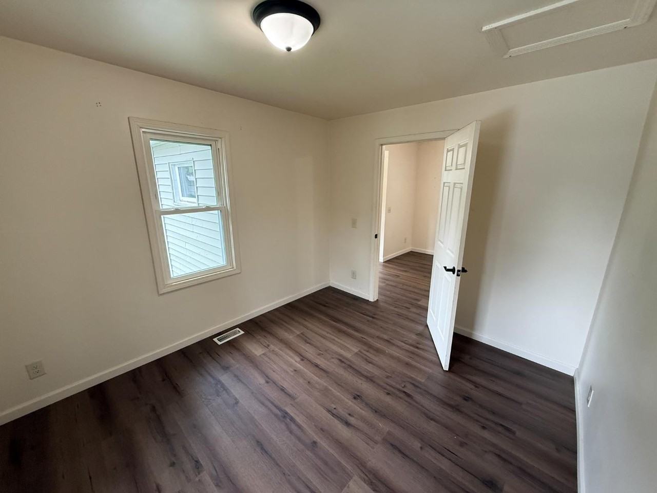 1413 Fremont St - Photo 5 of 10