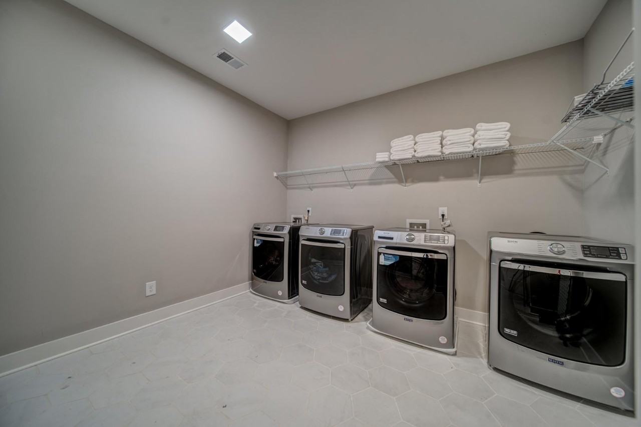 253 Sciple Ter NW - Photo 4 of 9