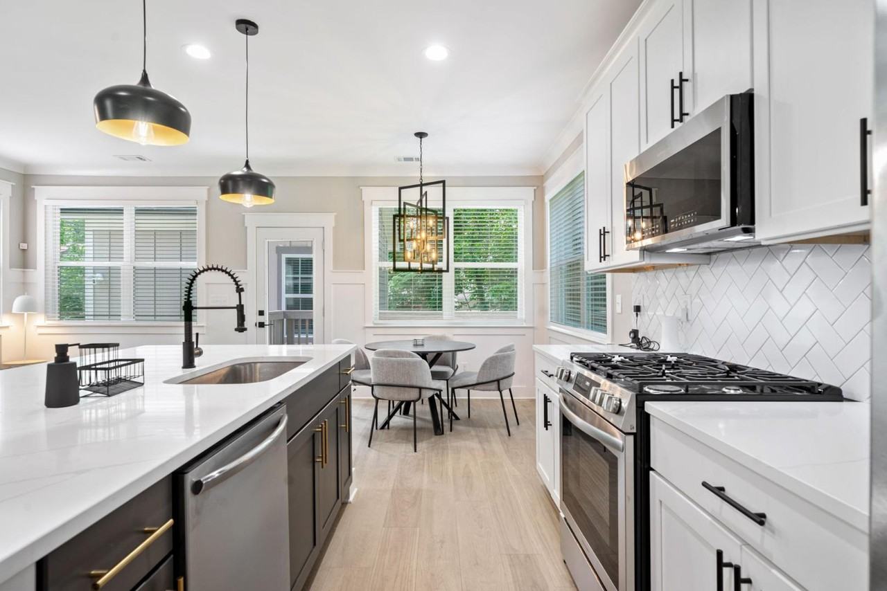386 Griffin St NW - Photo 5 of 8