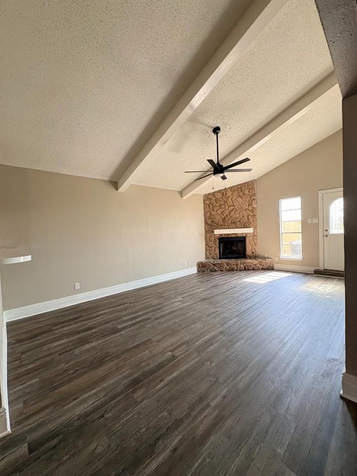 2030 Silver Sands Dr - Photo 4 of 11
