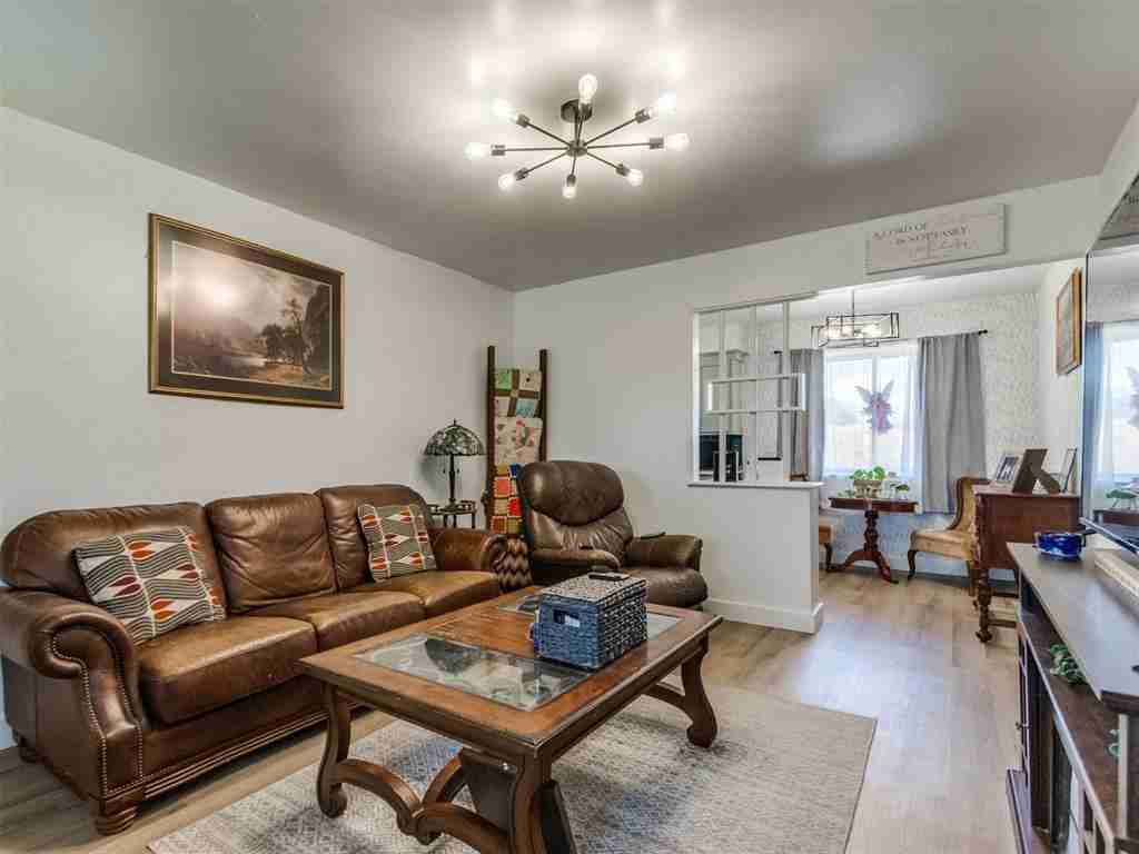 907 Sw 3rd St - Photo 5 of 20