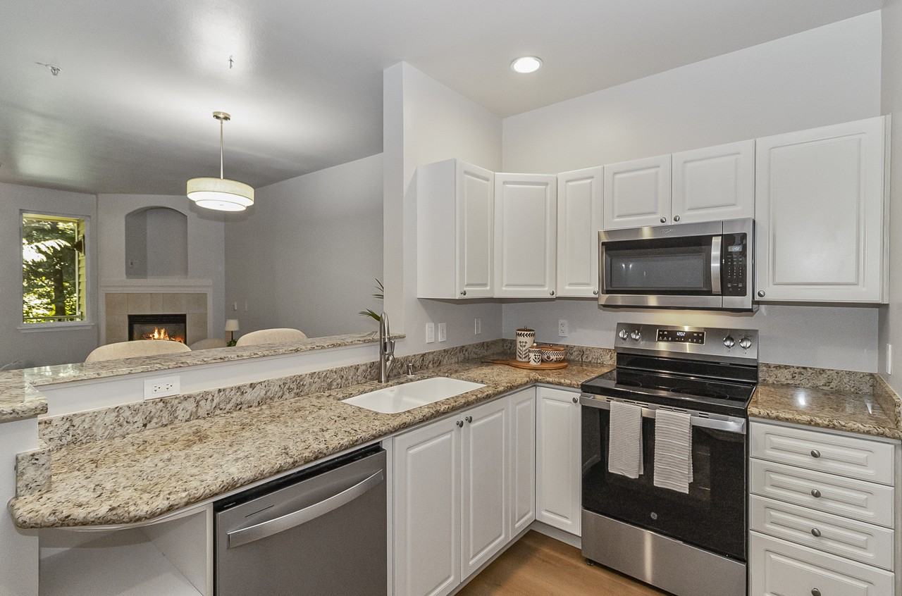 12712 Admiralty Way #F202 - Photo 6 of 29