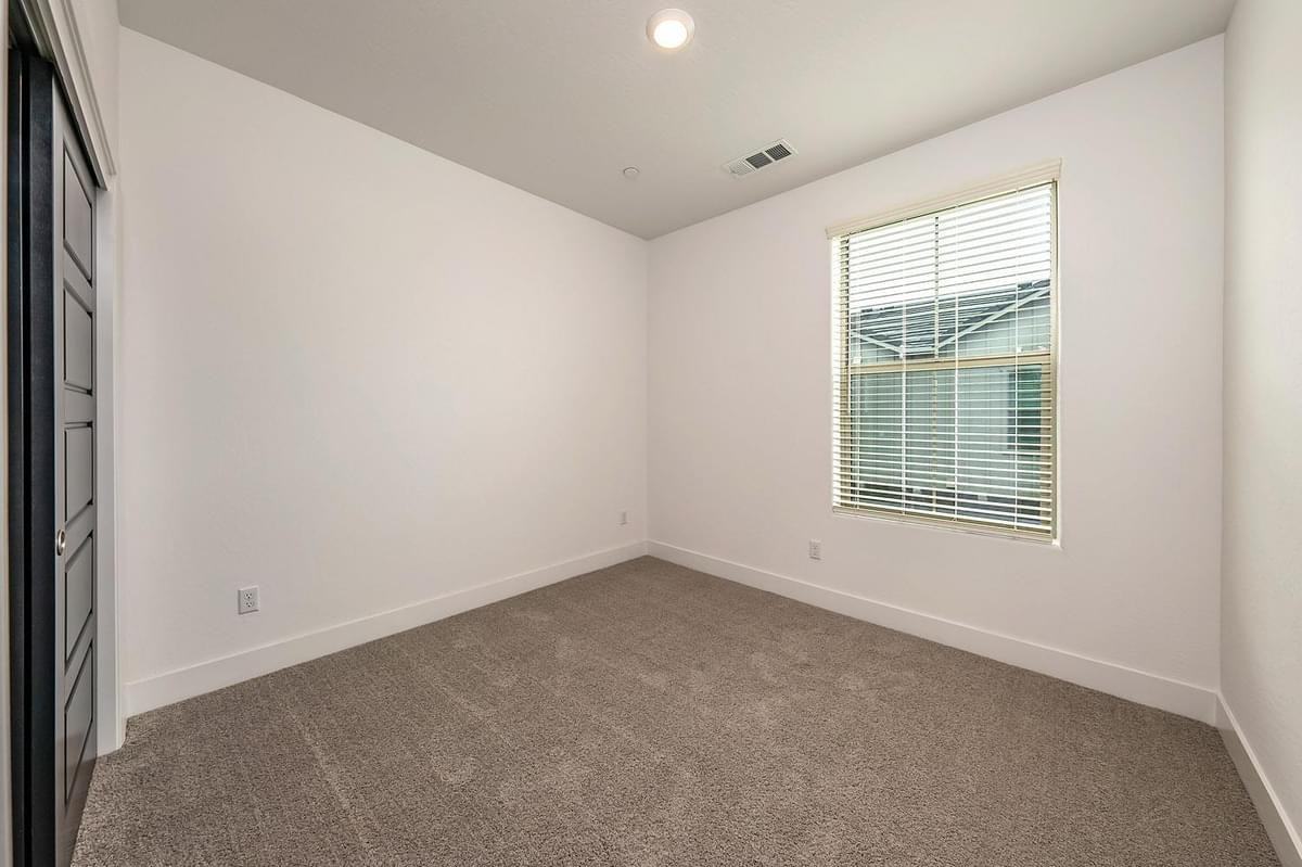2885 E Tamarind Dr #1 - Photo 3 of 39