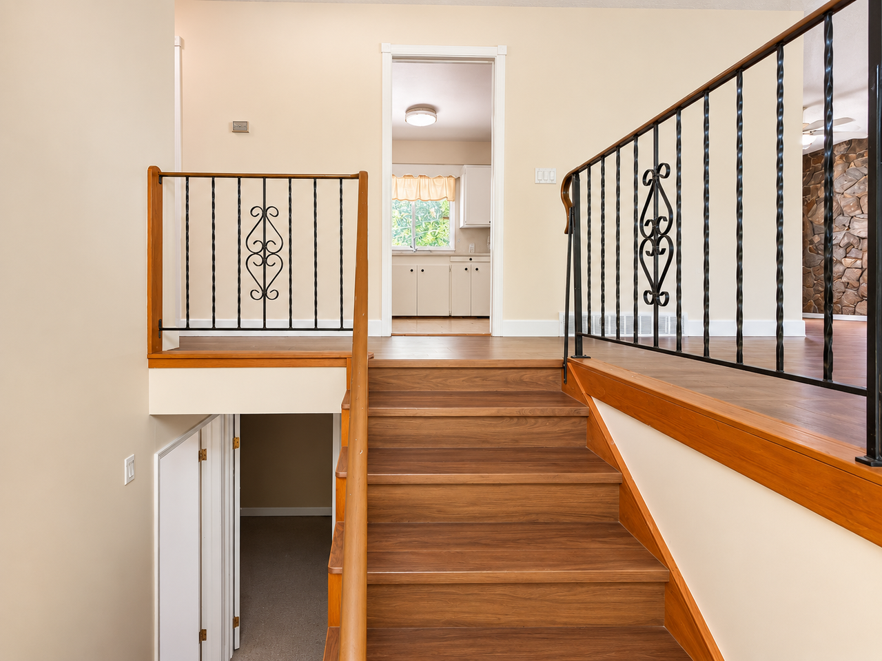 2141 Ware Street - Photo 4 of 34