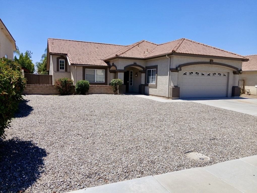 1050 Falcon Ct #1