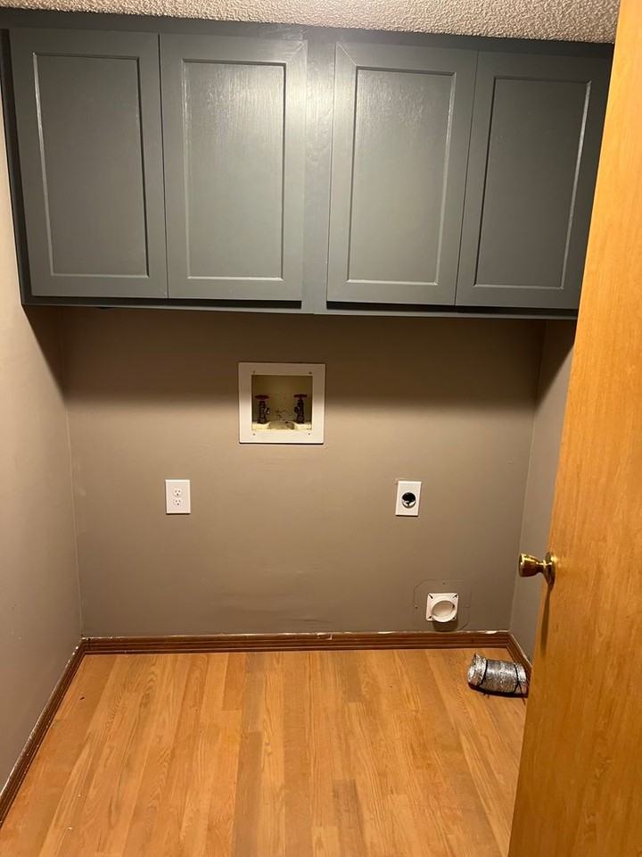 AV - Photo 3 of 5