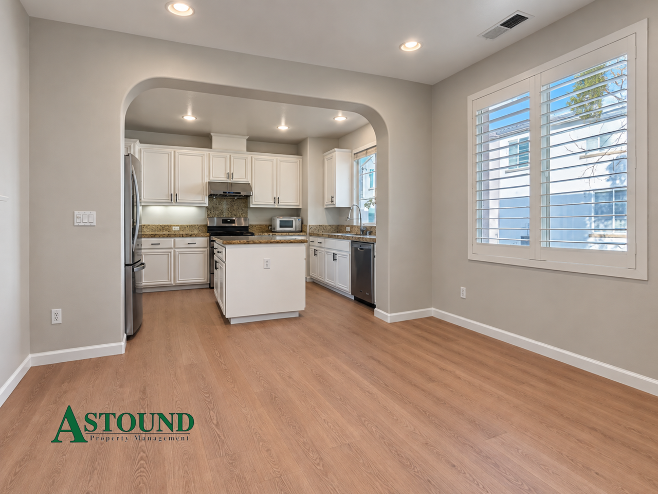 1041 Cedarwood Loop #1 - Photo 4 of 23