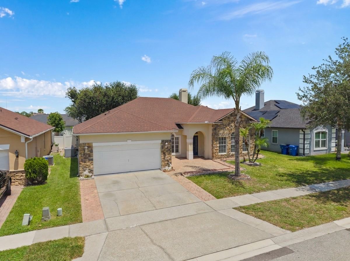 13821 Amberleigh Rd #1 - Photo 4 of 50