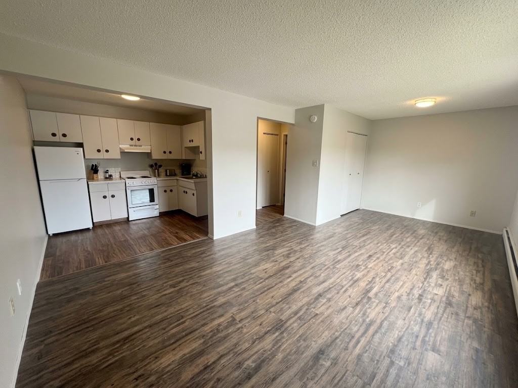 Apple Tree Apartments - Photo 3 of 6