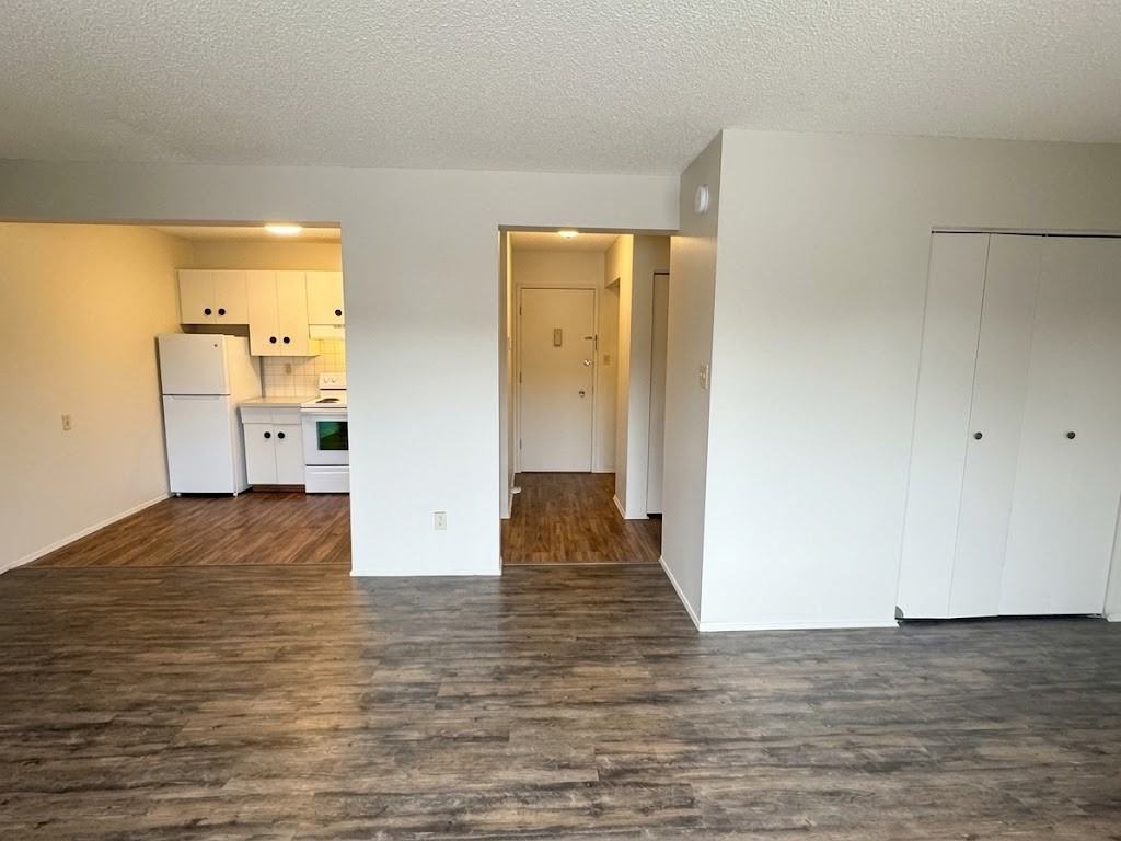 Apple Tree Apartments - Photo 5 of 6