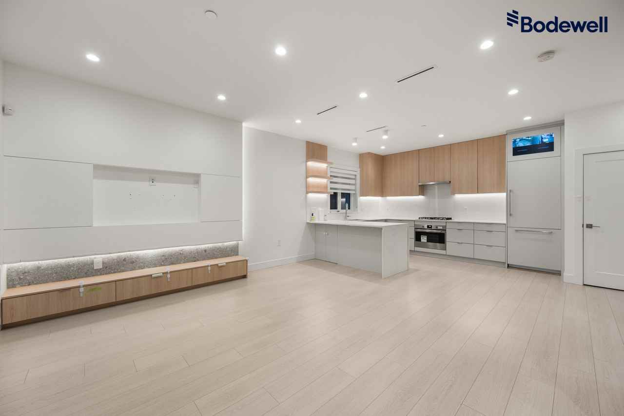2921 Graveley St - Photo 4 of 20