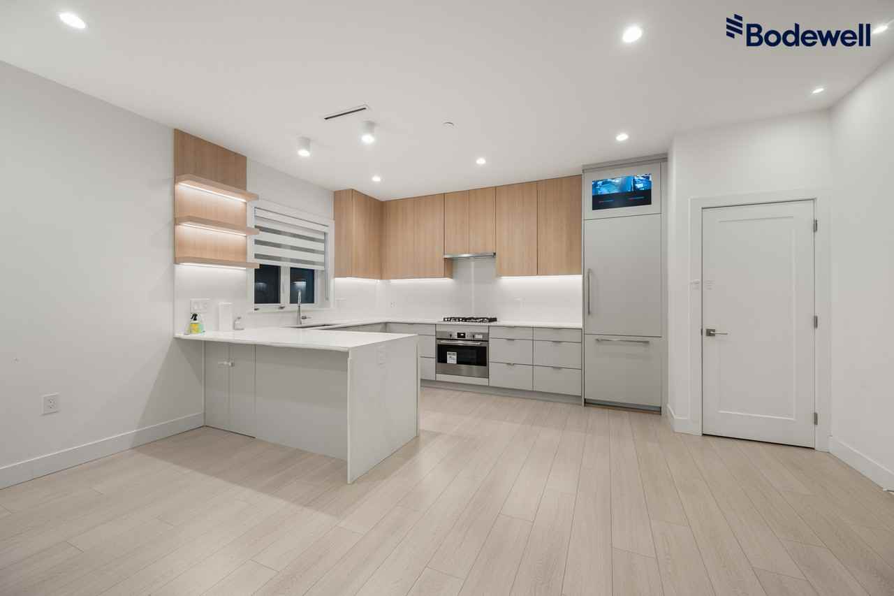 2921 Graveley St - Photo 6 of 20