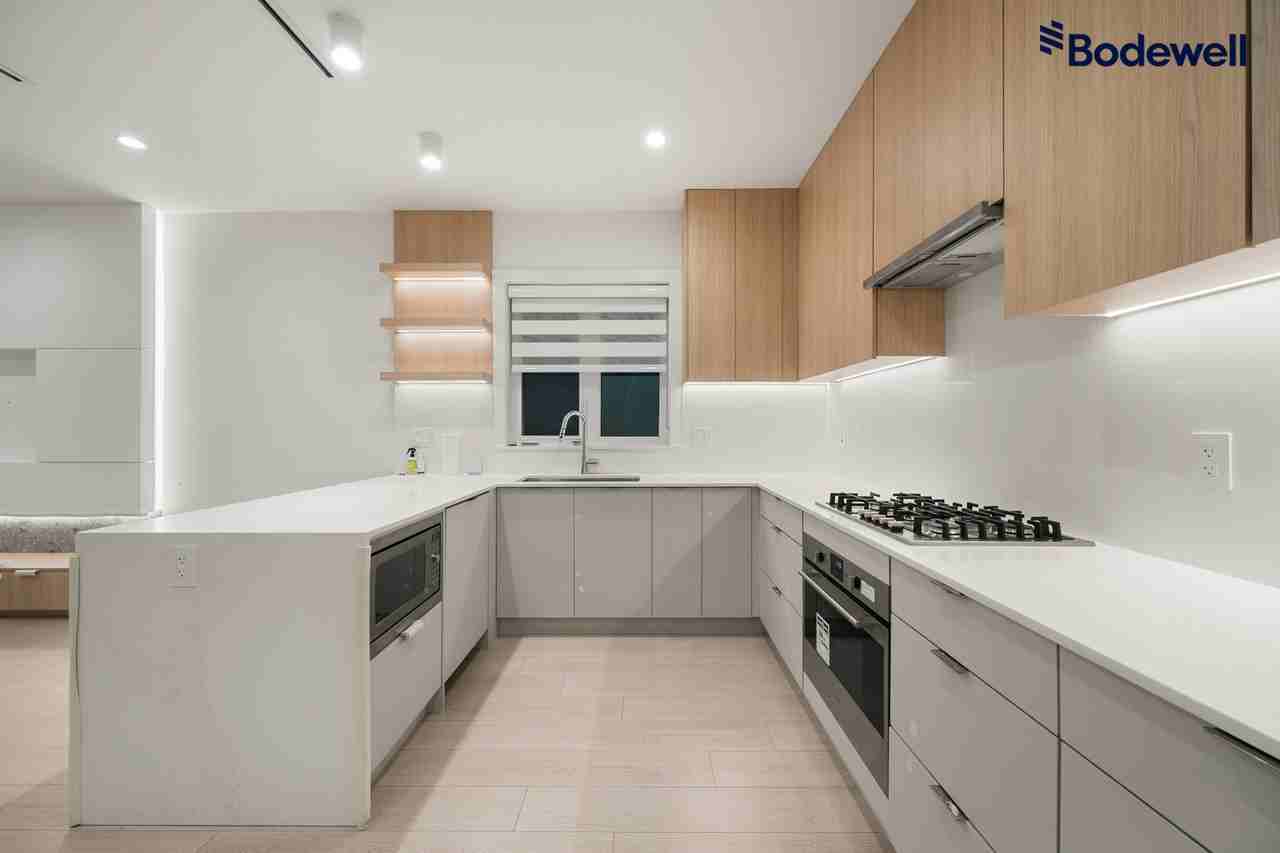 2921 Graveley St - Photo 7 of 20