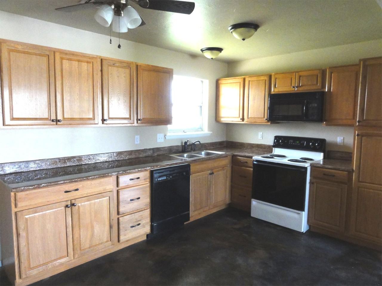 212 S Barbara Ave - Photo 2 of 6