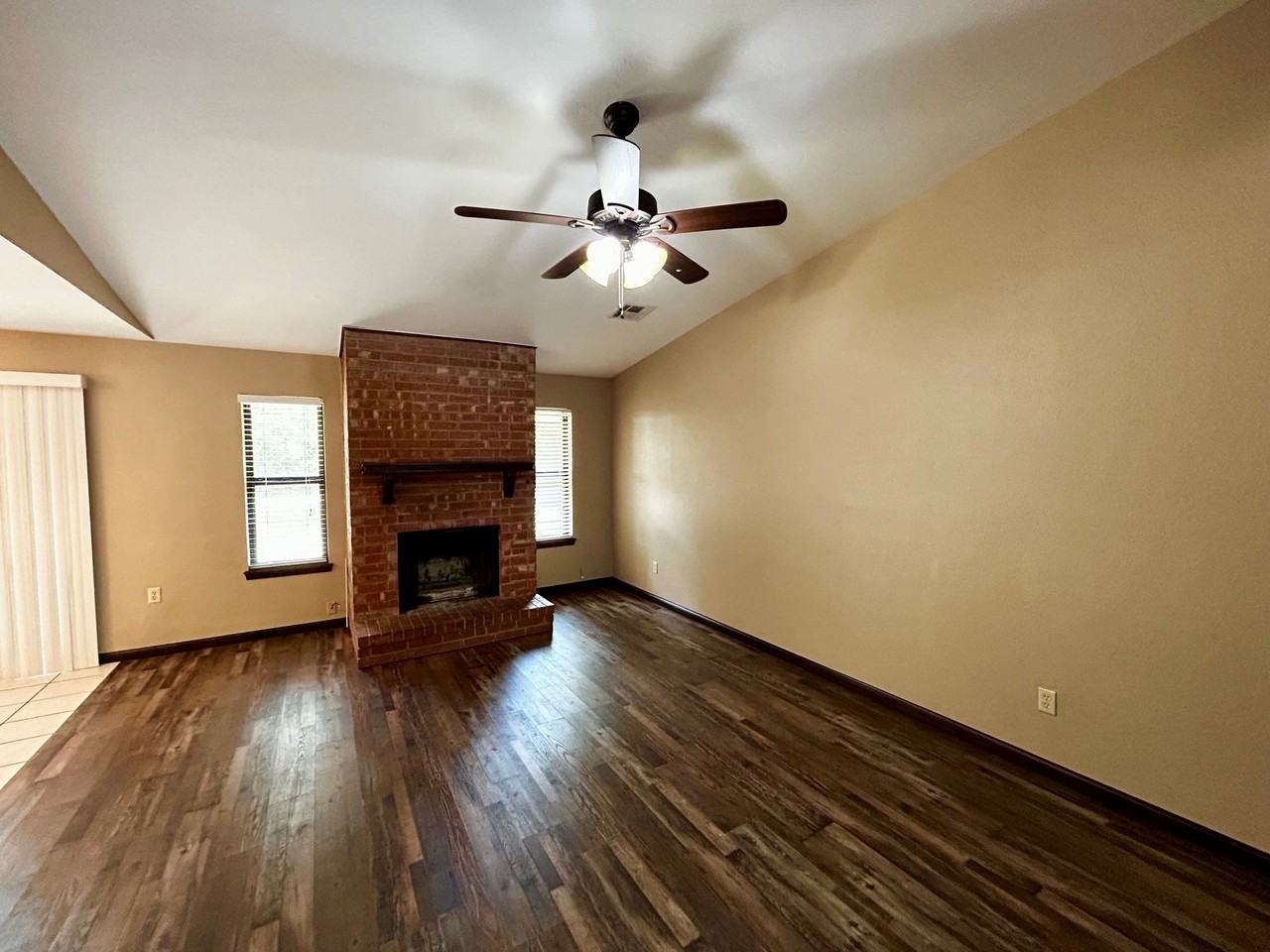 605 Hawthorne Pl #1 - Photo 6 of 14