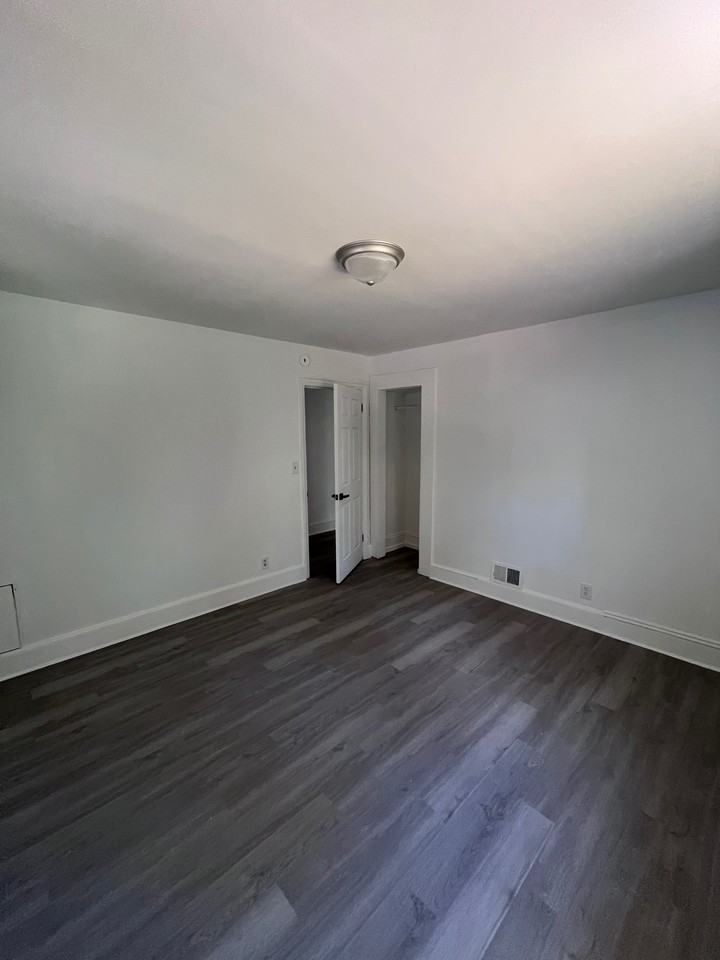 312 Davis Park Rd - Photo 7 of 27
