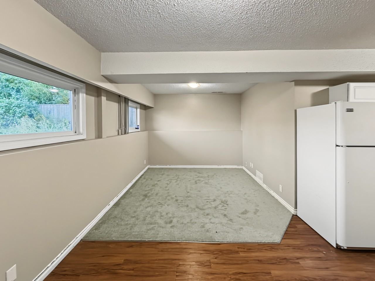 6425 35 Ave Nw - Photo 5 of 8