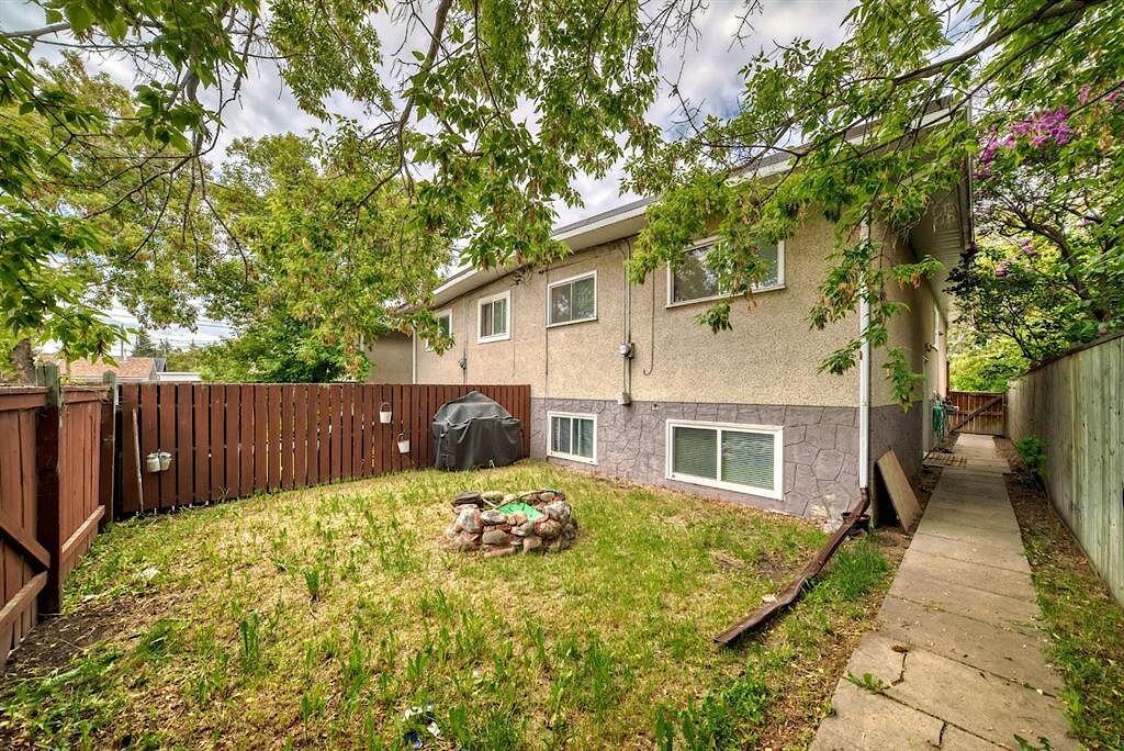 6425 35 Ave Nw - Photo 7 of 8