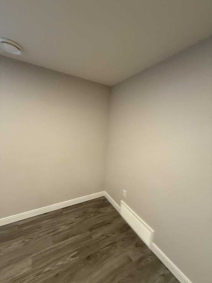 9641 155 St Nw - Photo 7 of 24